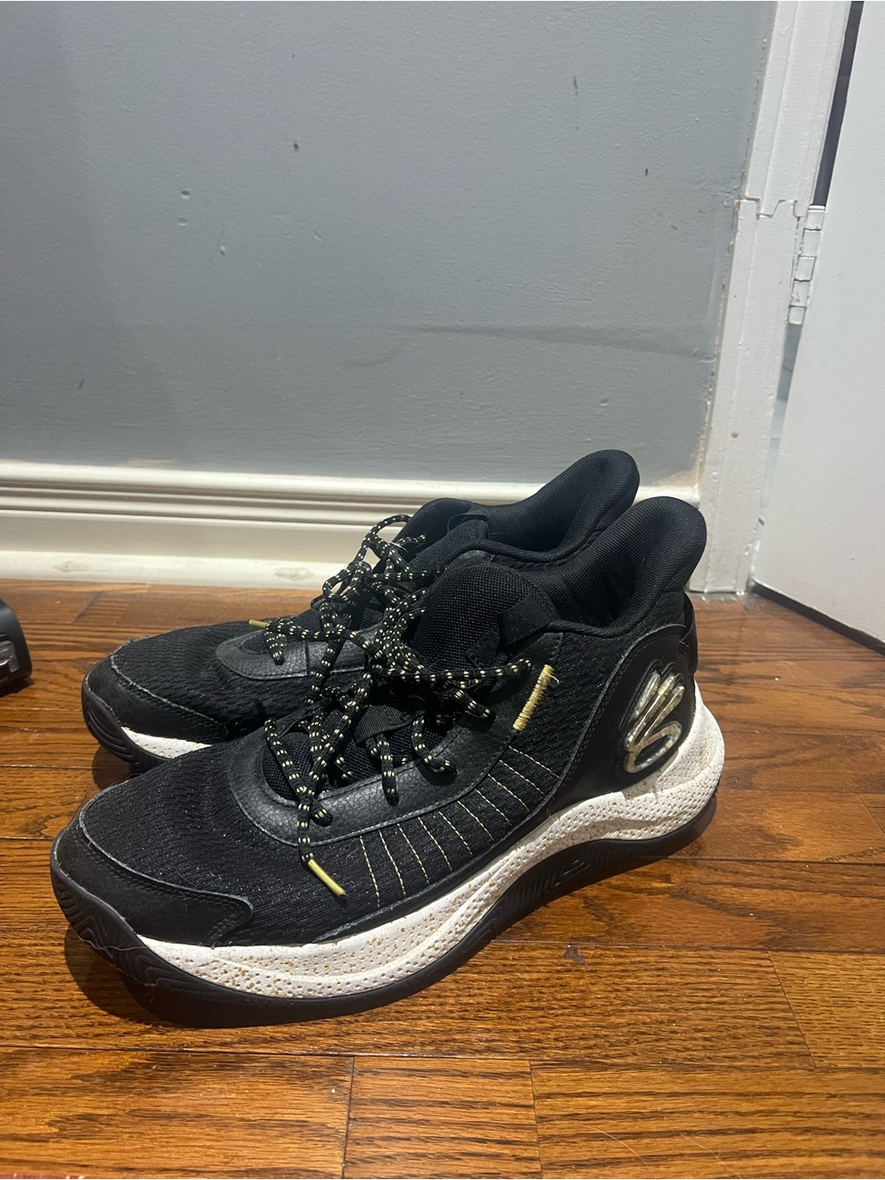 Under Armour Men’s Black Basketball Shoes